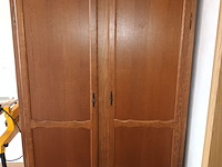 Lot 299 - kleerkast 2 deuren - afbeelding 1 van  4
