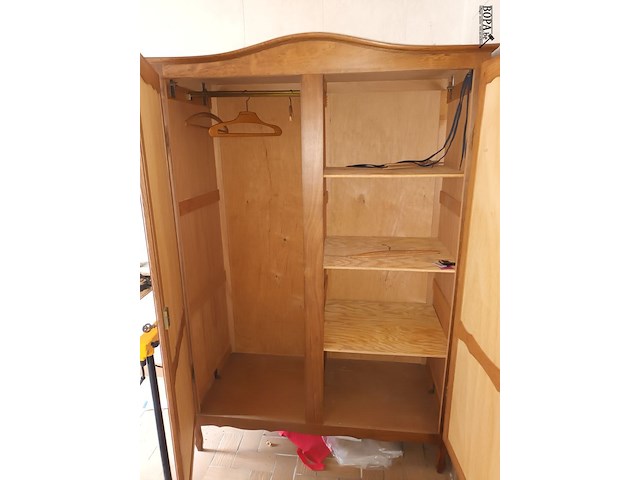 Lot 299 - kleerkast 2 deuren - afbeelding 2 van  4