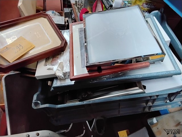 Lot 299 - moderne kaders - 30 stuks - afbeelding 1 van  1