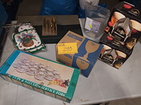 Lot 299 - servies, bestek en glazen. 8 stuks - afbeelding 1 van  5