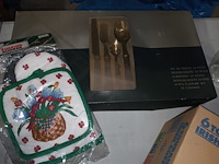 Lot 299 - servies, bestek en glazen. 8 stuks - afbeelding 2 van  5