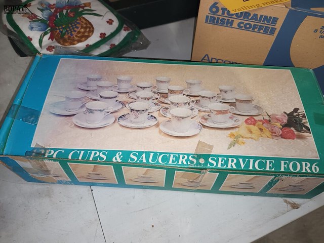 Lot 299 - servies, bestek en glazen. 8 stuks - afbeelding 4 van  5