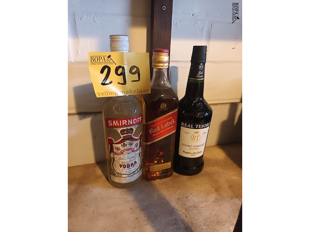 Lot 299 - vodka, whisky en sherry - afbeelding 1 van  3