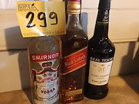 Lot 299 - vodka, whisky en sherry - afbeelding 1 van  3