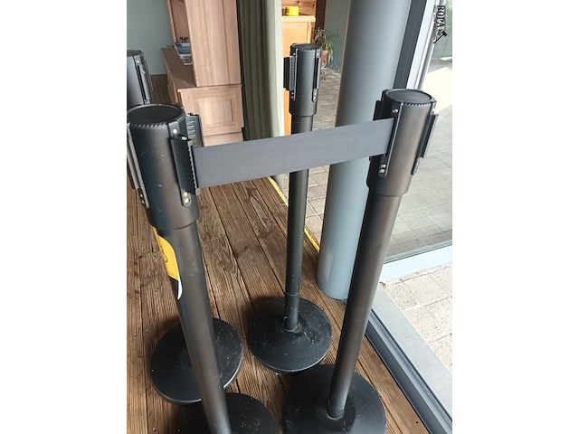 Lot 3 - afzetpaaltjes. 4 stuks - afbeelding 2 van  2