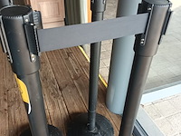 Lot 3 - afzetpaaltjes. 4 stuks - afbeelding 2 van  2