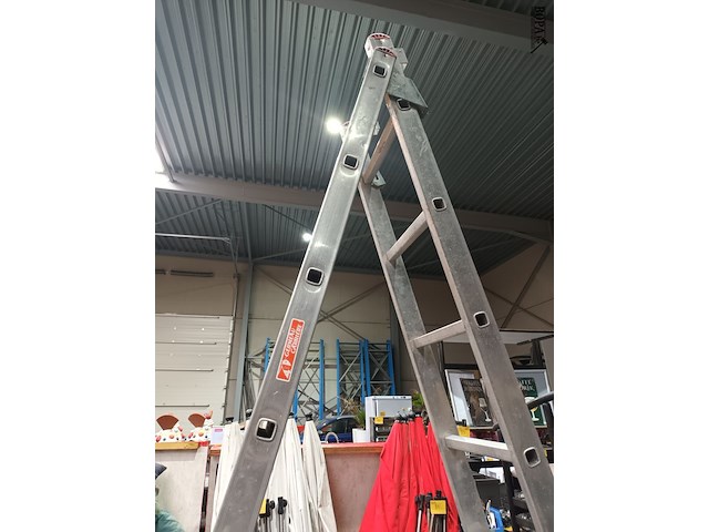 Lot 3 - aluminium ladder - afbeelding 2 van  3