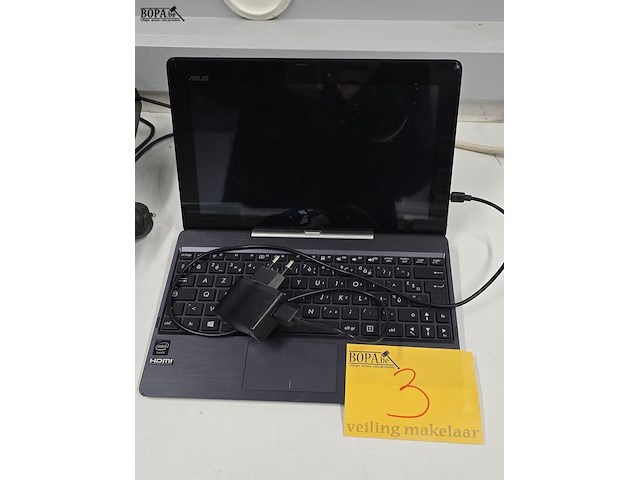 Lot 3 - asus mini laptop 10 inch - afbeelding 1 van  5