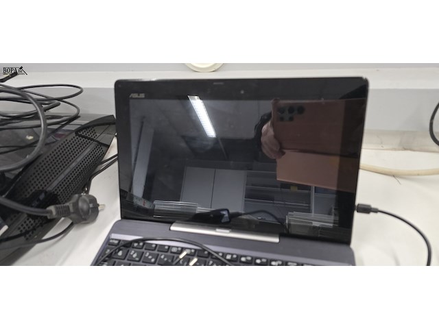 Lot 3 - asus mini laptop 10 inch - afbeelding 3 van  5
