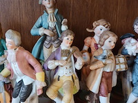 Lot 3 - biscuit beelden. 21 stuks - afbeelding 2 van  4