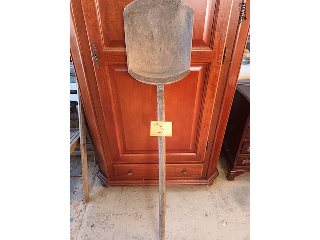 Lot 3 - brocante houten spade - afbeelding 1 van  4