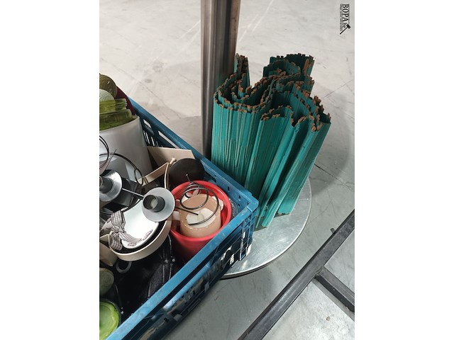 Lot 3 - decoratie en kaarsen - afbeelding 2 van  4