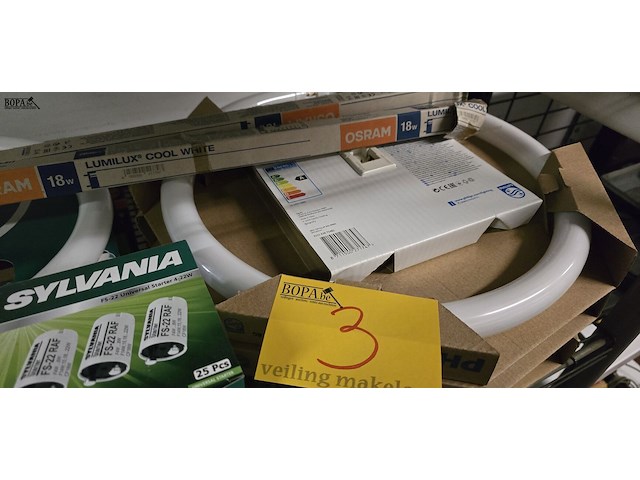 Lot 3 - diverse led en spaarlampen en starters - afbeelding 4 van  4