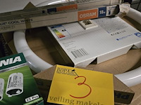 Lot 3 - diverse led en spaarlampen en starters - afbeelding 4 van  4