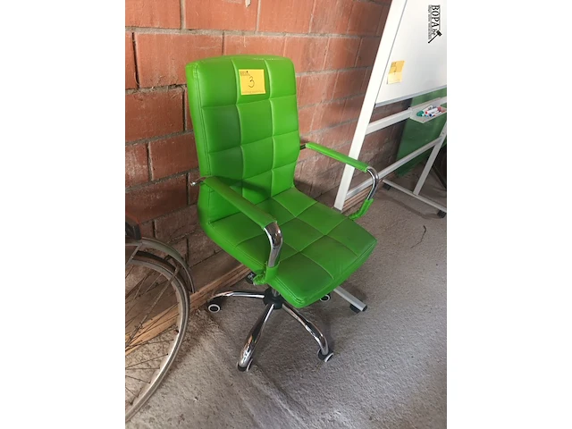 Lot 3 - groene bureaustoel - afbeelding 1 van  2