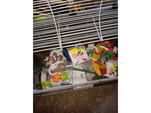 Lot 3 - hamsterkooi en speeltjes - afbeelding 2 van  2