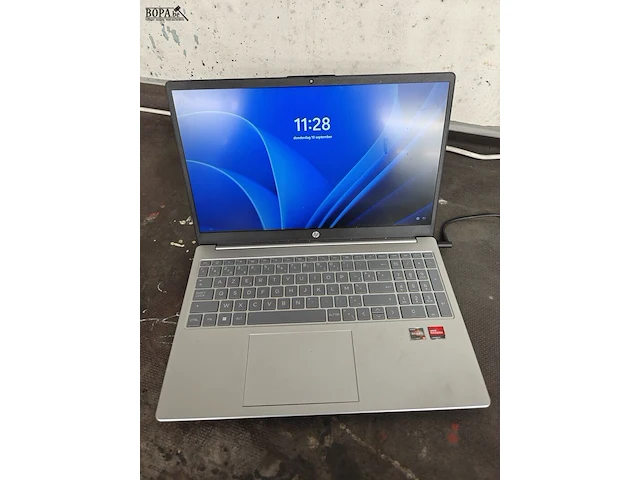 Lot 3 - hp laptop - afbeelding 1 van  2
