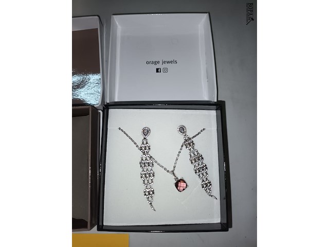 Lot 3 - juwelen orage juwels. 3 stuks - afbeelding 4 van  5