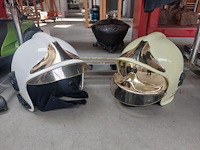 Lot 3 - lot brandweerkledij met 2 helmen - afbeelding 3 van  3