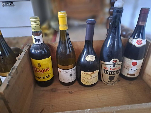 Lot 3 - lot diverse flessen alcoholische dranken in houten kist - afbeelding 5 van  5