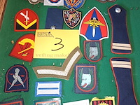Lot 3 - militaire vintage stoffen badges. 25 stuks