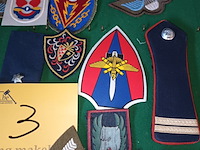 Lot 3 - militaire vintage stoffen badges. 25 stuks - afbeelding 3 van  4