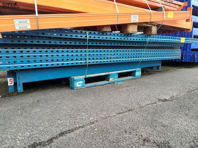 Lot 3 - palletstelling met 5 staanders - afbeelding 3 van  4
