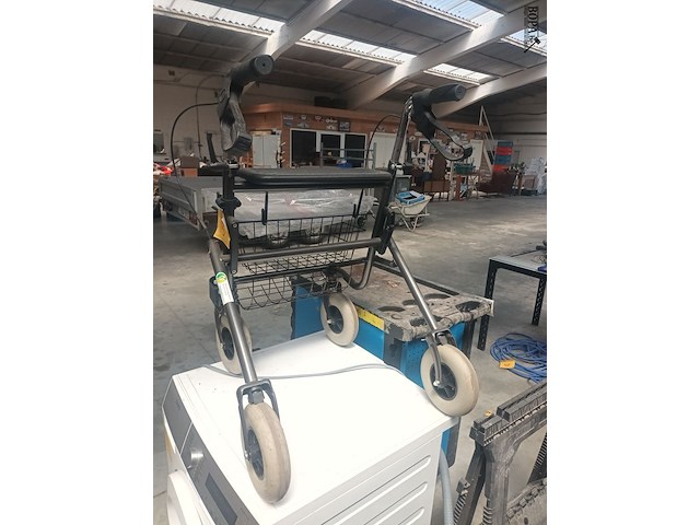 Lot 3 - rollator vermeiren - afbeelding 4 van  4