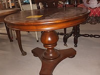 Lot 3 - ronde houten salontafel