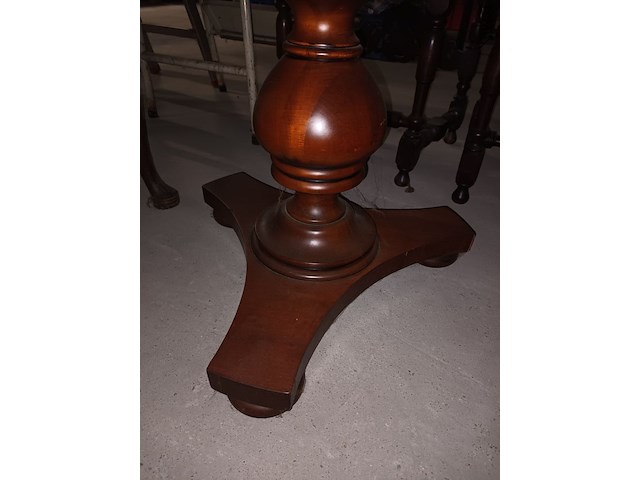 Lot 3 - ronde houten salontafel - afbeelding 2 van  3