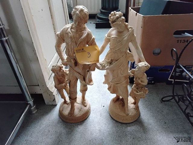 Lot 3 - set klassieke figuren - afbeelding 1 van  1