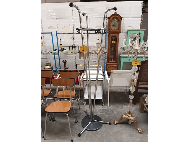 Lot 3 - staande kapstok - afbeelding 1 van  3
