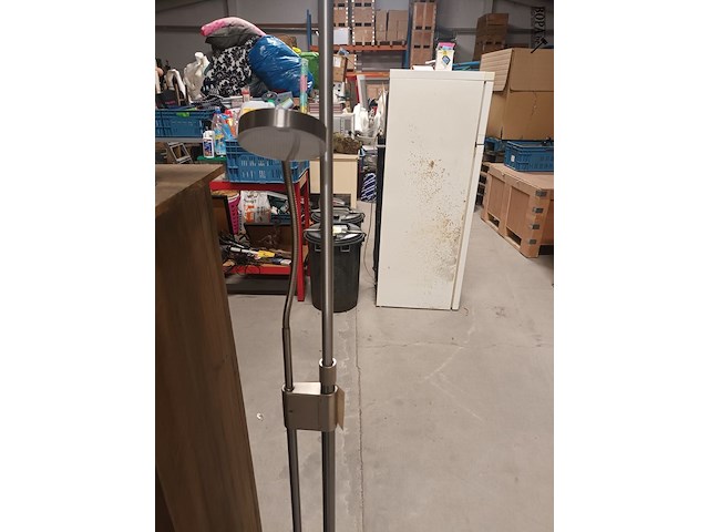 Lot 3 - staande lamp met leeslamp - afbeelding 3 van  3