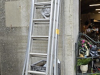 Lot 3 - uitschuifbare ladder 3 x 12 treden