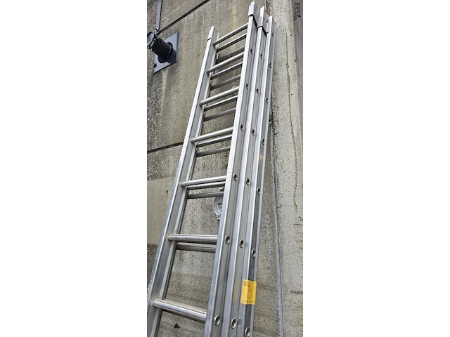 Lot 3 - uitschuifbare ladder 3 x 12 treden - afbeelding 3 van  4