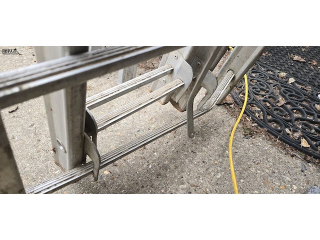 Lot 3 - uitschuifbare ladder 3 x 12 treden - afbeelding 4 van  4