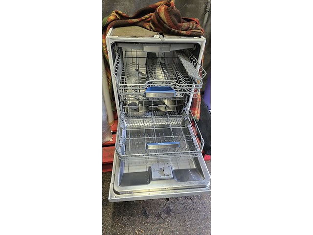 Lot 3 - vaatwas bosch super silence - afbeelding 3 van  5