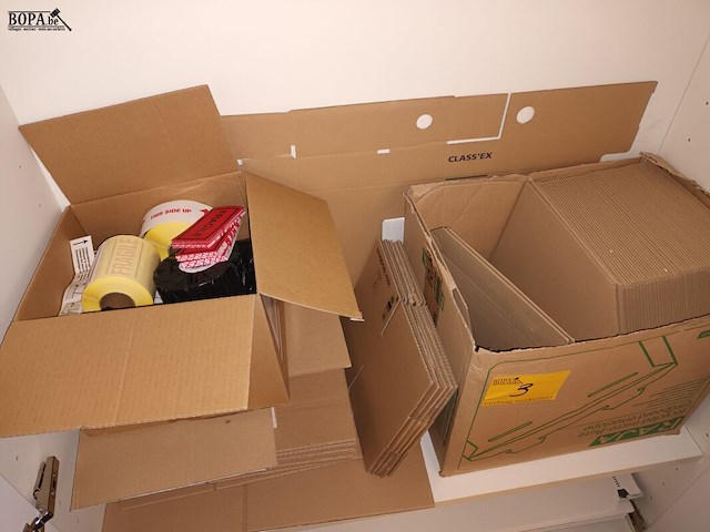 Lot 3 - verpakkingsmateriaal. inhoud kast - afbeelding 2 van  7
