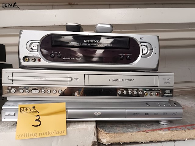 Lot 3 - video recorders en dvd speler. 3 stuks - afbeelding 1 van  5