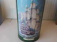 Lot 3 - vintage blikken ton zeilschip