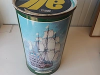 Lot 3 - vintage blikken ton zeilschip - afbeelding 2 van  4