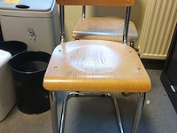 Lot 3 - vintage stoel. 2 stuks - afbeelding 2 van  3