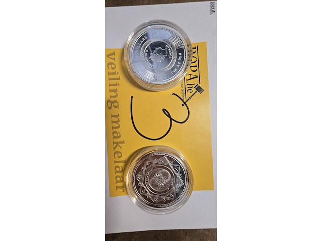 Lot 3 - zilveren 5 dollar munt uit tokelau 2 stuks - afbeelding 1 van  3