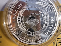 Lot 3 - zilveren 5 dollar munt uit tokelau 2 stuks - afbeelding 2 van  3