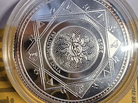 Lot 3 - zilveren 5 dollar munt uit tokelau 2 stuks - afbeelding 3 van  3