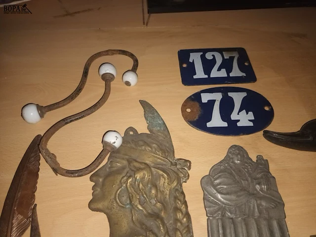 Lot 30 - antieke snuisterijen. 13 stuks - afbeelding 2 van  4