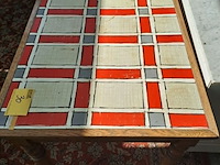 Lot 30 - antieken houten keukentafel met rood/grijs bovenblad en lade - afbeelding 2 van  3