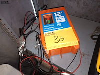 Lot 30 - automatische 12 v lader