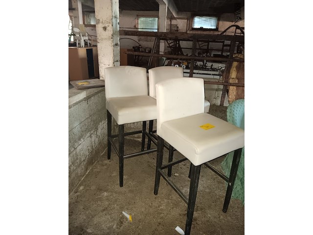 Lot 30 - barkrukken. 3 stuks - afbeelding 1 van  1