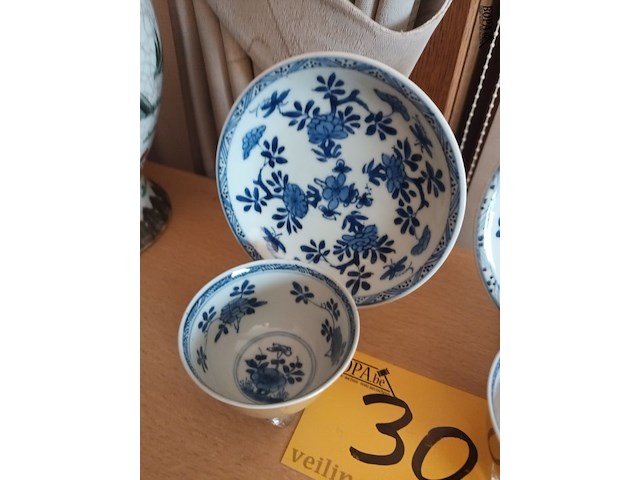 Lot 30 - chinees porselein. 4 stuks - afbeelding 2 van  6